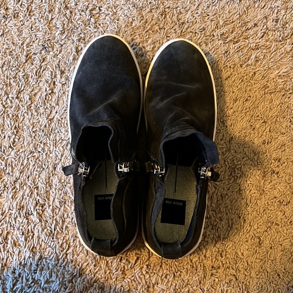 Dark gray dolce vita sneakers-new - Picture 2 of 5